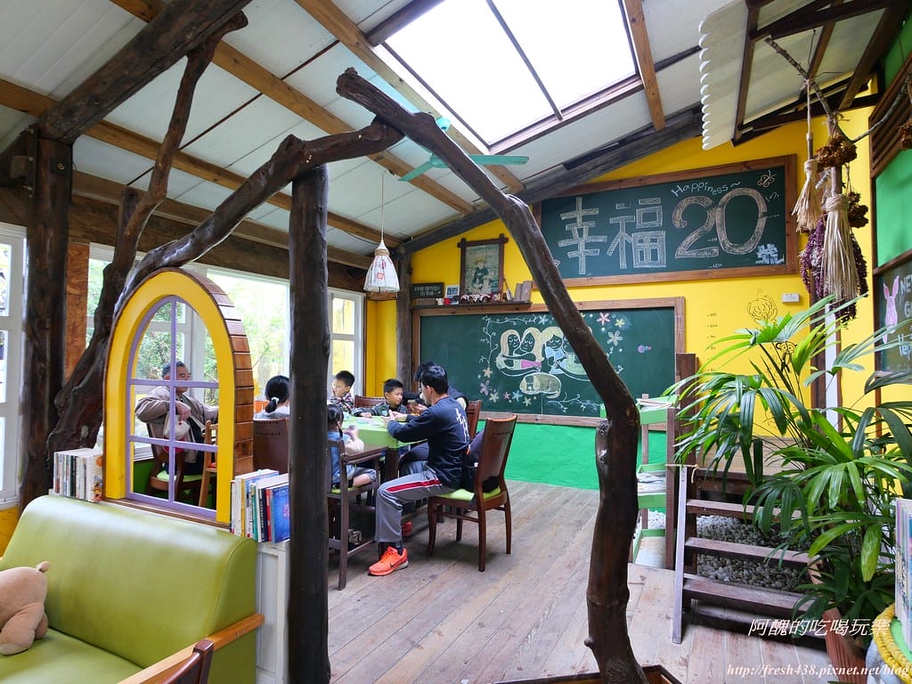 【宜蘭景點】幸福20號農場,窯烤披薩、原木鉛筆、檸檬醋、紅豆麻糬DIY,多樣動物可餵食、吹泡泡、打水仗,還有精緻餐點與下午茶。 - 第29張圖 P1003627