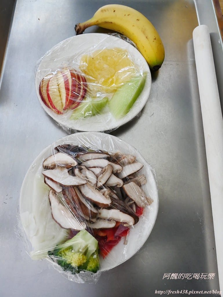 【宜蘭景點】幸福20號農場,窯烤披薩、原木鉛筆、檸檬醋、紅豆麻糬DIY,多樣動物可餵食、吹泡泡、打水仗,還有精緻餐點與下午茶。 - 第87張圖 P1520677