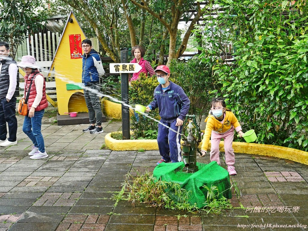 【宜蘭景點】幸福20號農場,窯烤披薩、原木鉛筆、檸檬醋、紅豆麻糬DIY,多樣動物可餵食、吹泡泡、打水仗,還有精緻餐點與下午茶。 - 第116張圖 P1520658