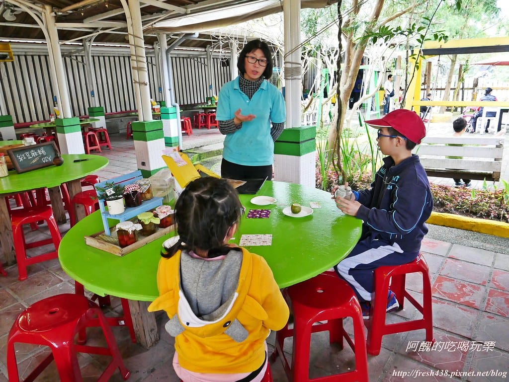 【宜蘭景點】幸福20號農場,窯烤披薩、原木鉛筆、檸檬醋、紅豆麻糬DIY,多樣動物可餵食、吹泡泡、打水仗,還有精緻餐點與下午茶。 - 第49張圖 P1520541