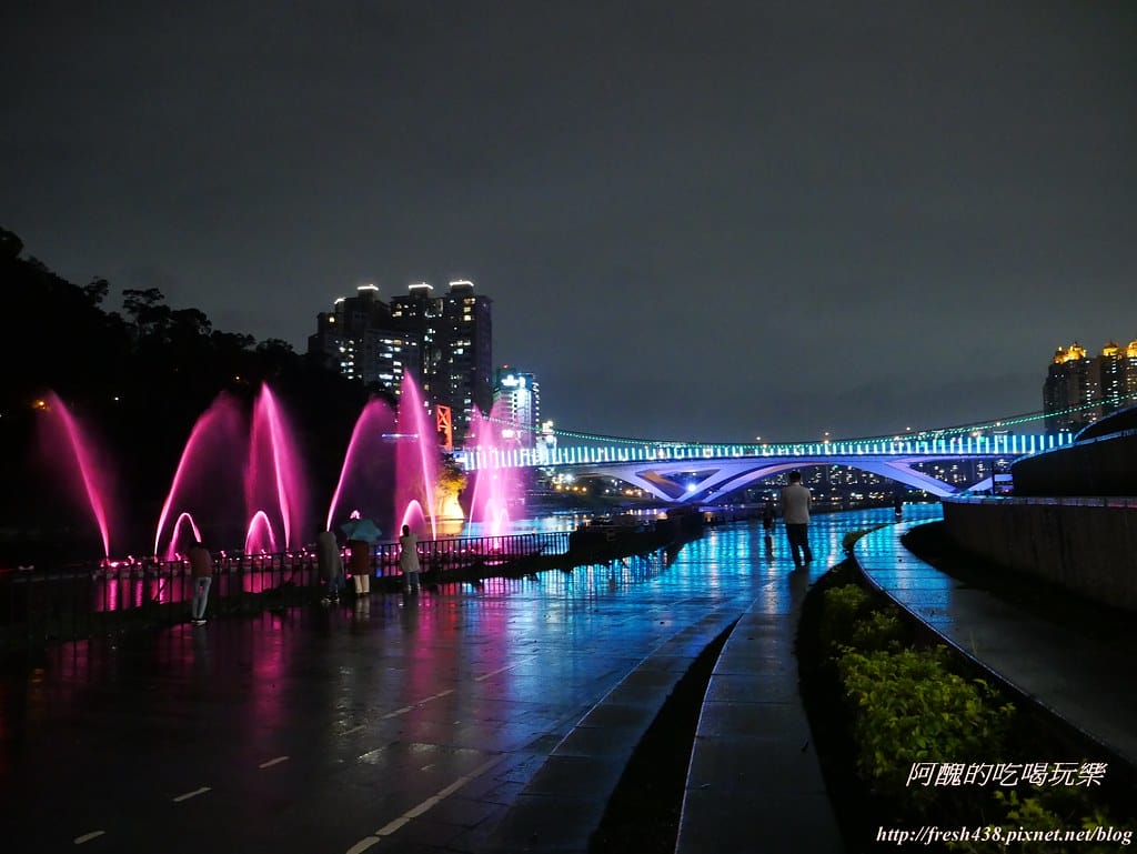 【新北景點】2019碧潭水舞季,全新水舞造型結合周邊裝置藝術,最新IG熱門打卡,水舞秀交通資訊、展演時間、管制消息與最佳欣賞角度報您知! - 第10張圖 P1530239
