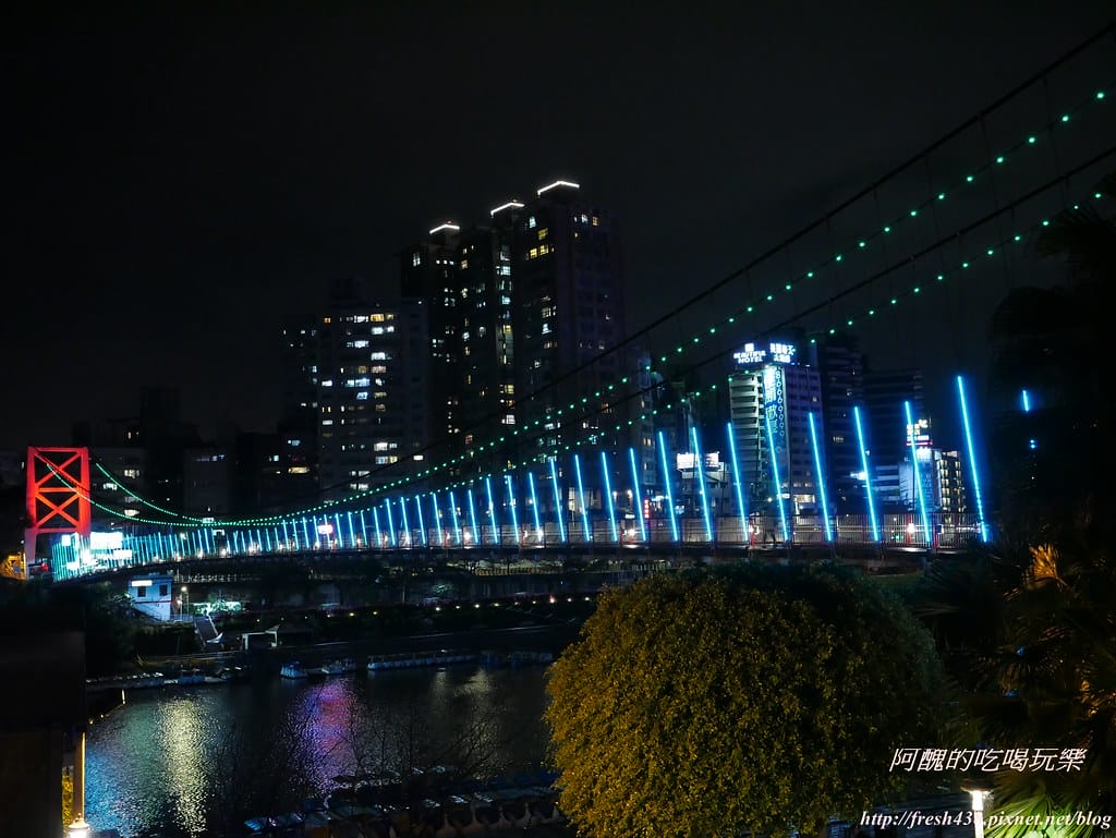 【新北景點】2019碧潭水舞季,全新水舞造型結合周邊裝置藝術,最新IG熱門打卡,水舞秀交通資訊、展演時間、管制消息與最佳欣賞角度報您知! - 第7張圖 P1530287