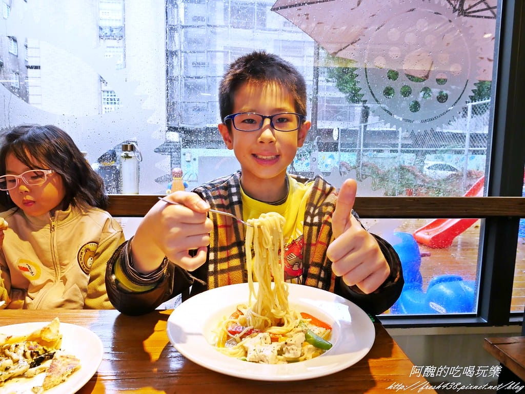 【桃園親子餐廳】Brick Maker玩樂磚家,樂高主題親子餐廳,結合美食與科技,開啟孩子科學教育的第一步! - 第45張圖 P1530023