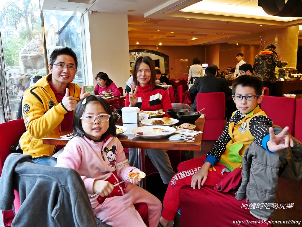 【深坑美食】海灣假日酒店Café餐廳-自助百匯吃到飽,海陸雙饗宴、現點現煎牛排、各國風味料理,精緻美食等您來嘗鮮。 - 第95張圖 P1530425