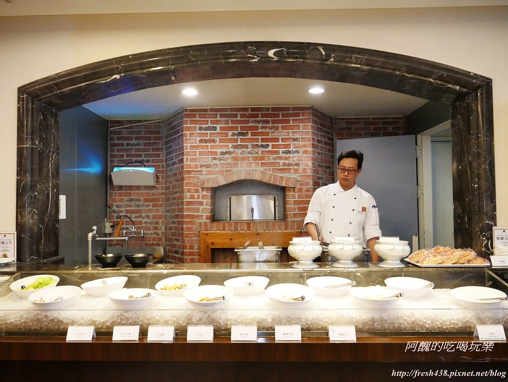 【深坑美食】海灣假日酒店Café餐廳-自助百匯吃到飽,海陸雙饗宴、現點現煎牛排、各國風味料理,精緻美食等您來嘗鮮。 - 第56張圖 P1530407