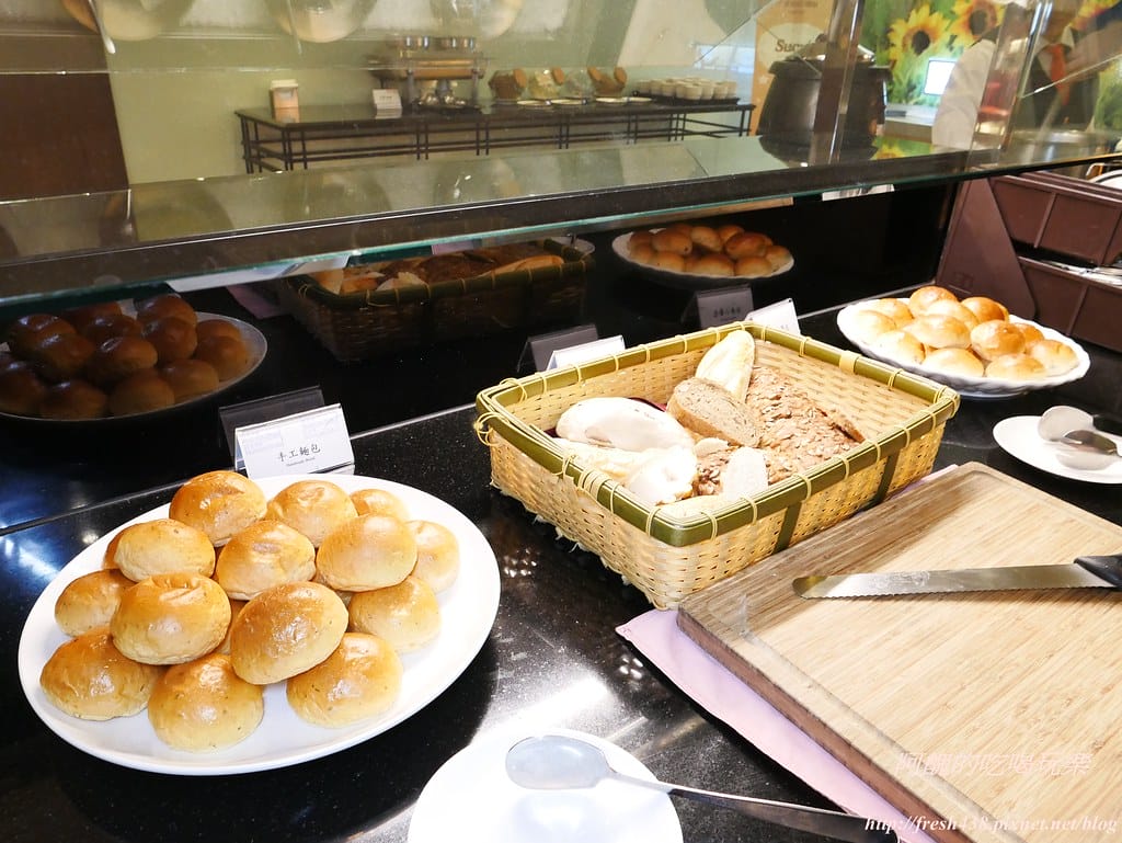 【深坑美食】海灣假日酒店Café餐廳-自助百匯吃到飽,海陸雙饗宴、現點現煎牛排、各國風味料理,精緻美食等您來嘗鮮。 - 第76張圖 P1530384