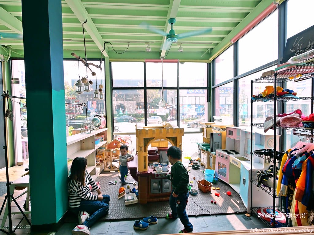 【嘉義親子餐廳】魔樹屋親子餐廳,餐點超好吃,玩樂不限時,三大遊戲區外加決明子沙坑,生日開趴、滿月抓周的好地方。(送餐券) - 第7張圖 P1004376