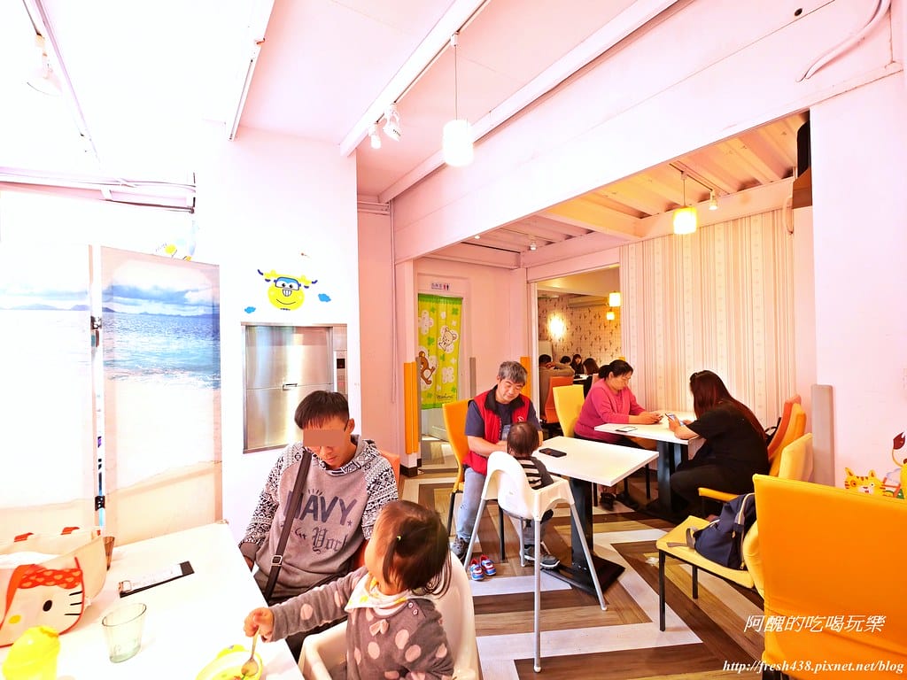 【嘉義親子餐廳】魔樹屋親子餐廳,餐點超好吃,玩樂不限時,三大遊戲區外加決明子沙坑,生日開趴、滿月抓周的好地方。(送餐券) - 第35張圖 P1004400