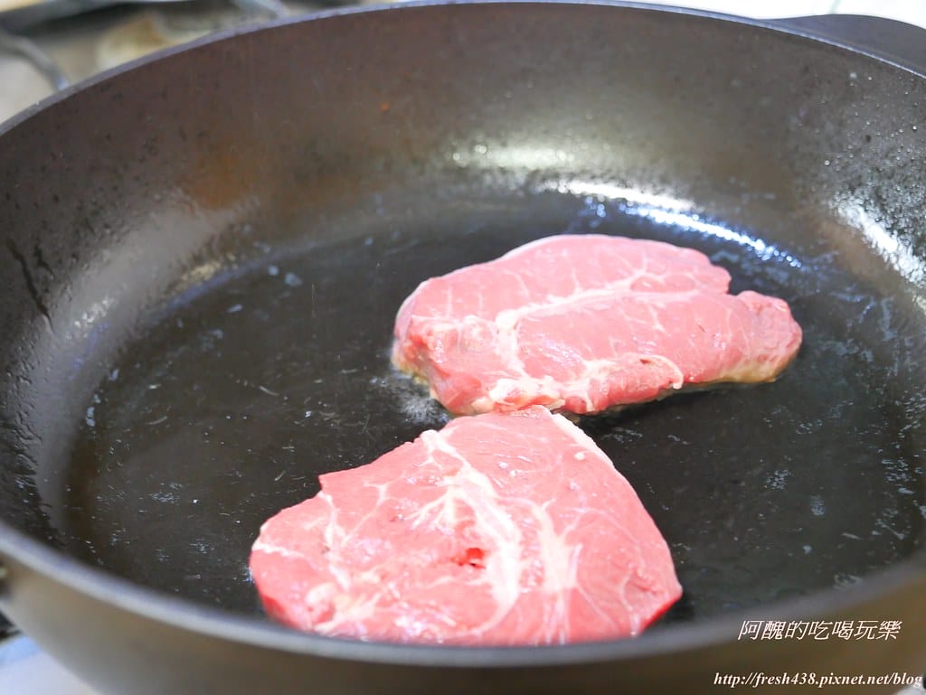 煎牛排五大訣竅,保證煎出香氣四溢、口感絕佳的牛排!品幸福大古鐵器深炒鍋,讓我們好幸福。 - 第5張圖 P1530875