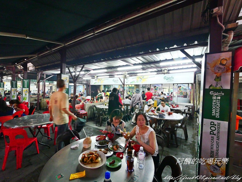 【馬來西亞美食推薦】亞羅街夜市-黃亞華小食店,菜單、價目表大公開,燒雞翅、沙嗲、魔鬼魚是必點料理!食尚玩家強力推薦。 - 第15張圖 P1005173