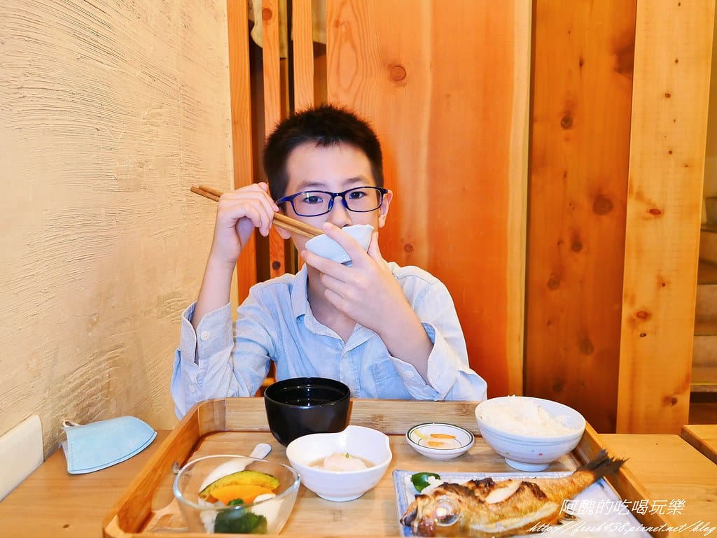 【宜蘭美食】礁溪里海cafe,給您滿滿的海味與鮮度,三訪依舊讓人吮指難忘。 - 第36張圖 29