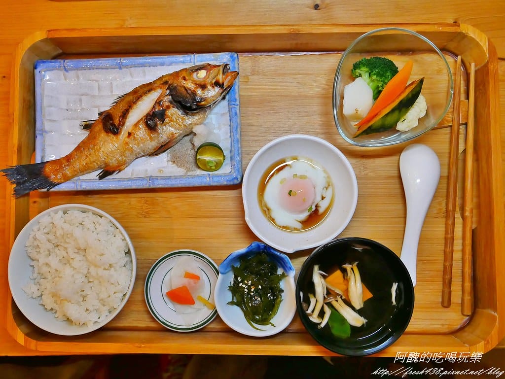 【宜蘭美食】礁溪里海cafe,給您滿滿的海味與鮮度,三訪依舊讓人吮指難忘。 - 第19張圖 23
