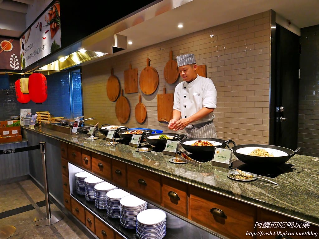 【桃園美食推薦】果然匯統領店,百道蔬食料哩,讓您吃巧又吃飽,原來素食那麼好吃啊!! - 第13張圖 P1560106