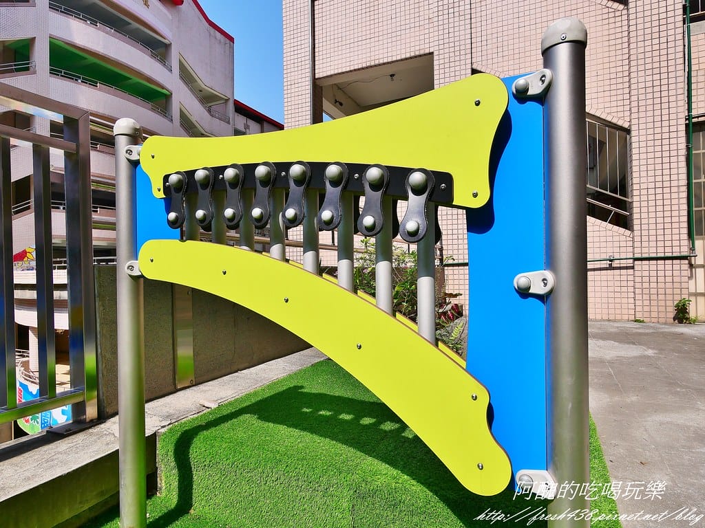 【新北免費景點】大觀國小溜滑梯主題樂園,交通資訊、開放時間、遊戲器材大公開。 - 第45張圖 26