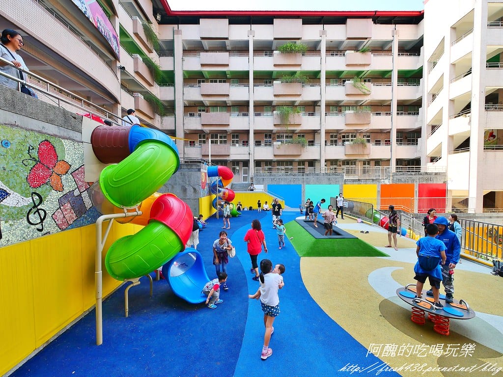 【新北免費景點】大觀國小溜滑梯主題樂園,交通資訊、開放時間、遊戲器材大公開。 - 第29張圖 18-1