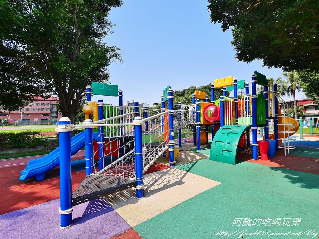 【新北免費景點】大觀國小溜滑梯主題樂園,交通資訊、開放時間、遊戲器材大公開。 - 第12張圖 11