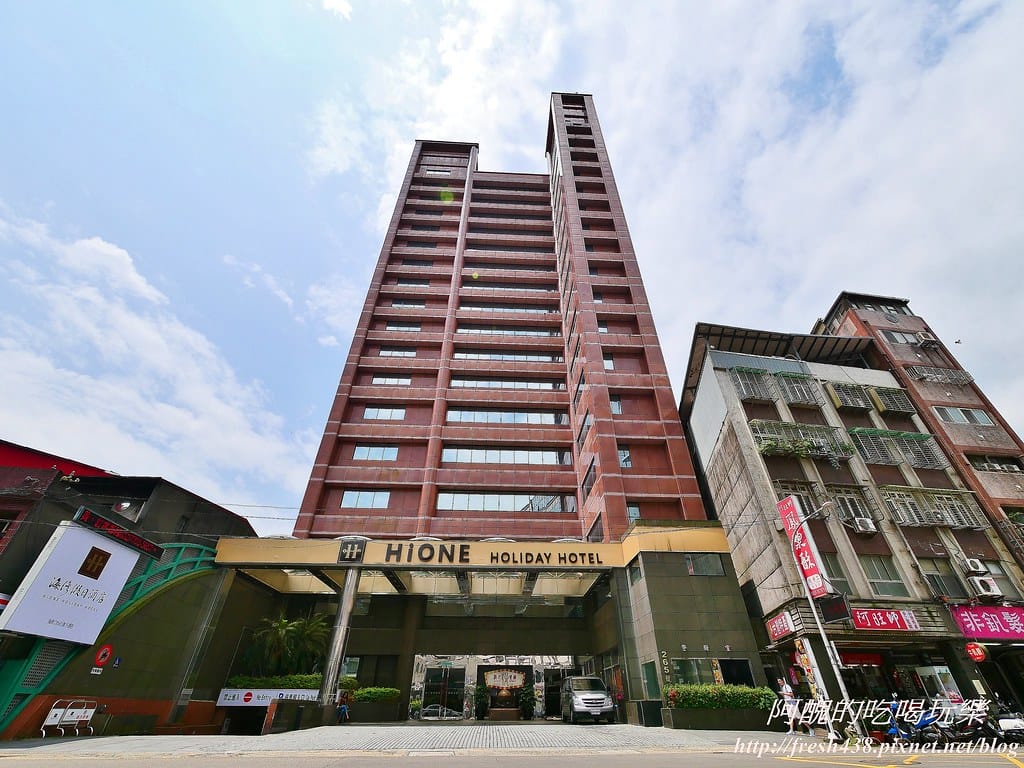 【新北住宿】深坑海灣假日酒店,行政套房超級讚、自助早餐超優質,還有健身房、娛樂廳與商務中心可使用。 - 第3張圖 2