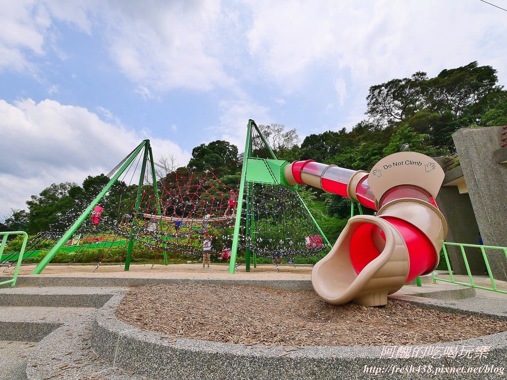 【新北景點】中和錦和運動公園,噴水池開放囉,超長滾輪溜滑梯、共融式遊樂器材,夏日戲水好去處! - 第24張圖 14-2