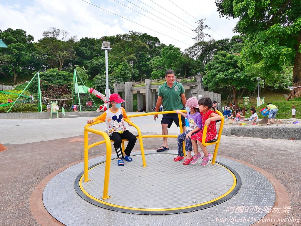 【新北景點】中和錦和運動公園,噴水池開放囉,超長滾輪溜滑梯、共融式遊樂器材,夏日戲水好去處! - 第20張圖 12-1