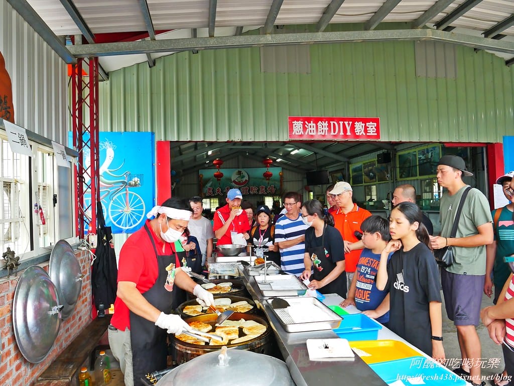 【宜蘭景點】農夫青蔥體驗農場,拔三星蔥、洗蔥、自製蔥油餅、彩繪活動,夏季開放捉泥鰍,還有可愛動物能餵食。 - 第21張圖 P1570942