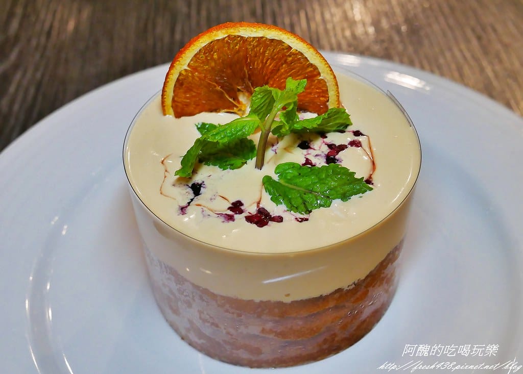 【台北美食】瓦法奇朵,台北車站必吃美食,川菜、火鍋、下午茶,繽紛莓果爆漿蛋糕只要一元!(送雙人下午茶) - 第48張圖 43