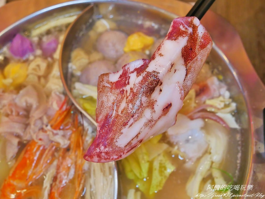 【台北美食】瓦法奇朵,台北車站必吃美食,川菜、火鍋、下午茶,繽紛莓果爆漿蛋糕只要一元!(送雙人下午茶) - 第28張圖 19