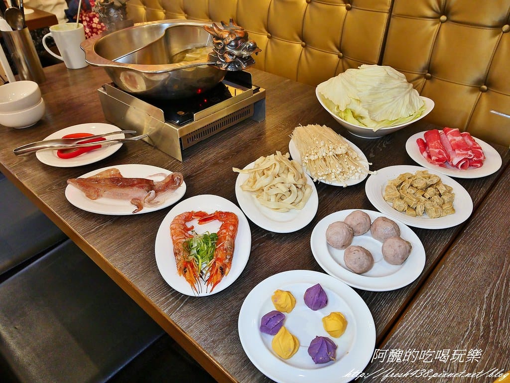 【台北美食】瓦法奇朵,台北車站必吃美食,川菜、火鍋、下午茶,繽紛莓果爆漿蛋糕只要一元!(送雙人下午茶) - 第14張圖 5