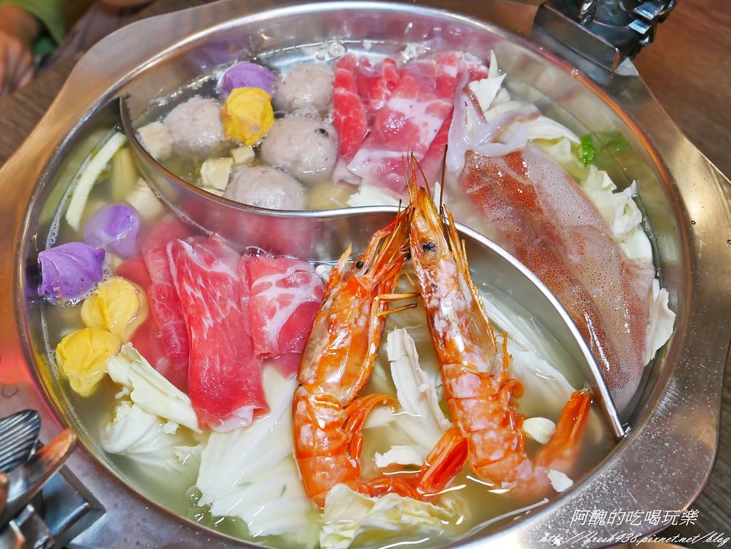 【台北美食】瓦法奇朵,台北車站必吃美食,川菜、火鍋、下午茶,繽紛莓果爆漿蛋糕只要一元!(送雙人下午茶) - 第26張圖 17-1