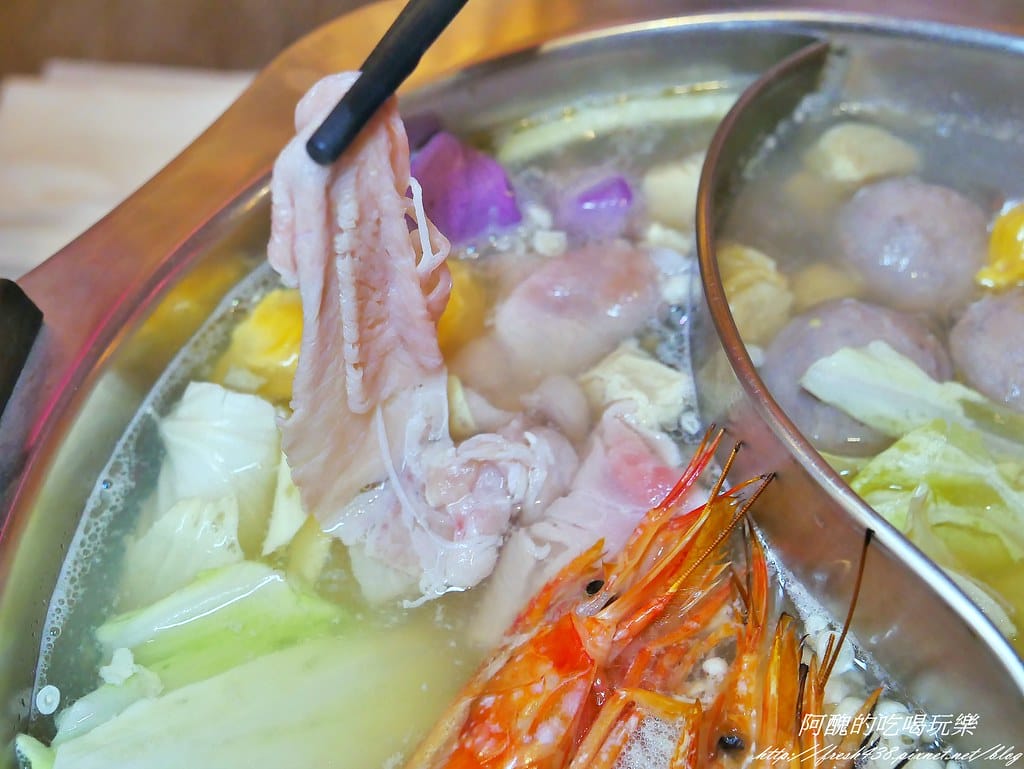 【台北美食】瓦法奇朵,台北車站必吃美食,川菜、火鍋、下午茶,繽紛莓果爆漿蛋糕只要一元!(送雙人下午茶) - 第27張圖 17