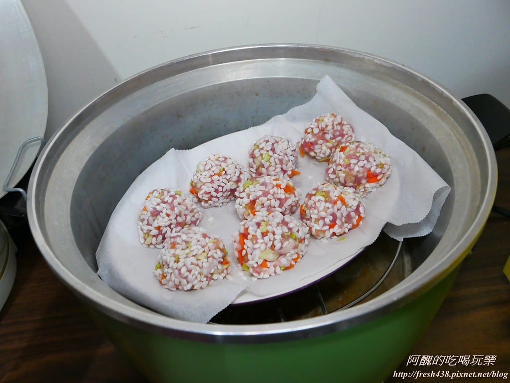 【電鍋食譜】珍珠丸子,蔬食與肉類這樣調配,當正餐或點心都超營養,白米製作更好消化,更適合寶寶食用哦! - 第12張圖 P1600040