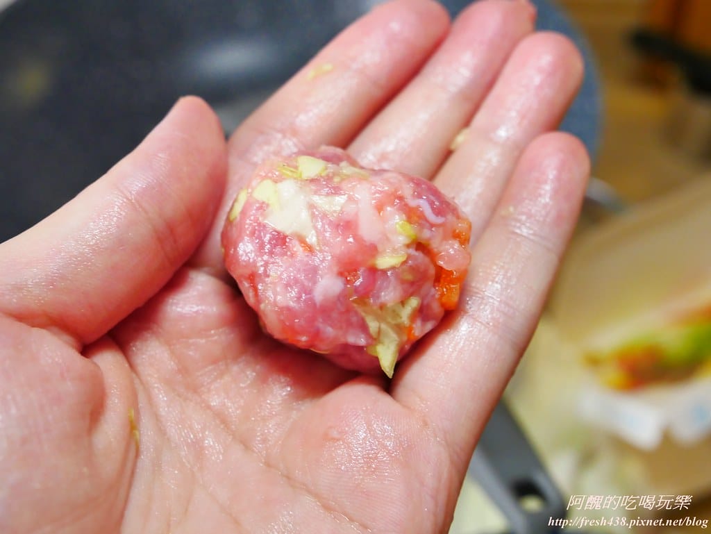 【電鍋食譜】珍珠丸子,蔬食與肉類這樣調配,當正餐或點心都超營養,白米製作更好消化,更適合寶寶食用哦! - 第8張圖 P1600035