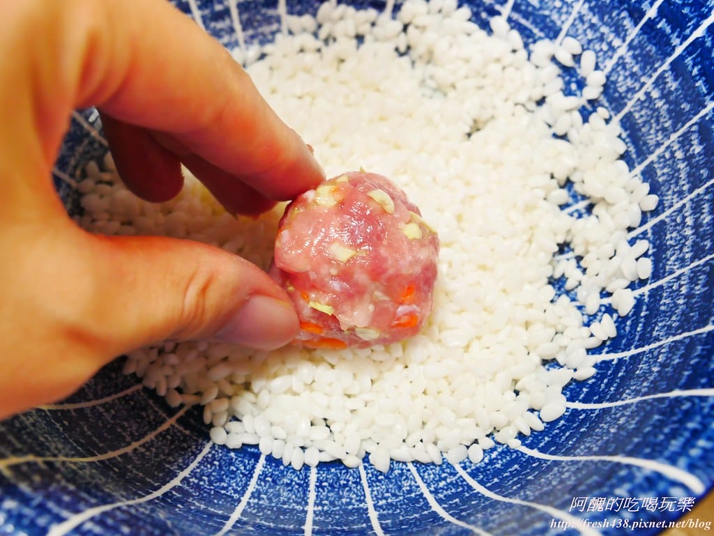 【電鍋食譜】珍珠丸子,蔬食與肉類這樣調配,當正餐或點心都超營養,白米製作更好消化,更適合寶寶食用哦! - 第9張圖 P1600036