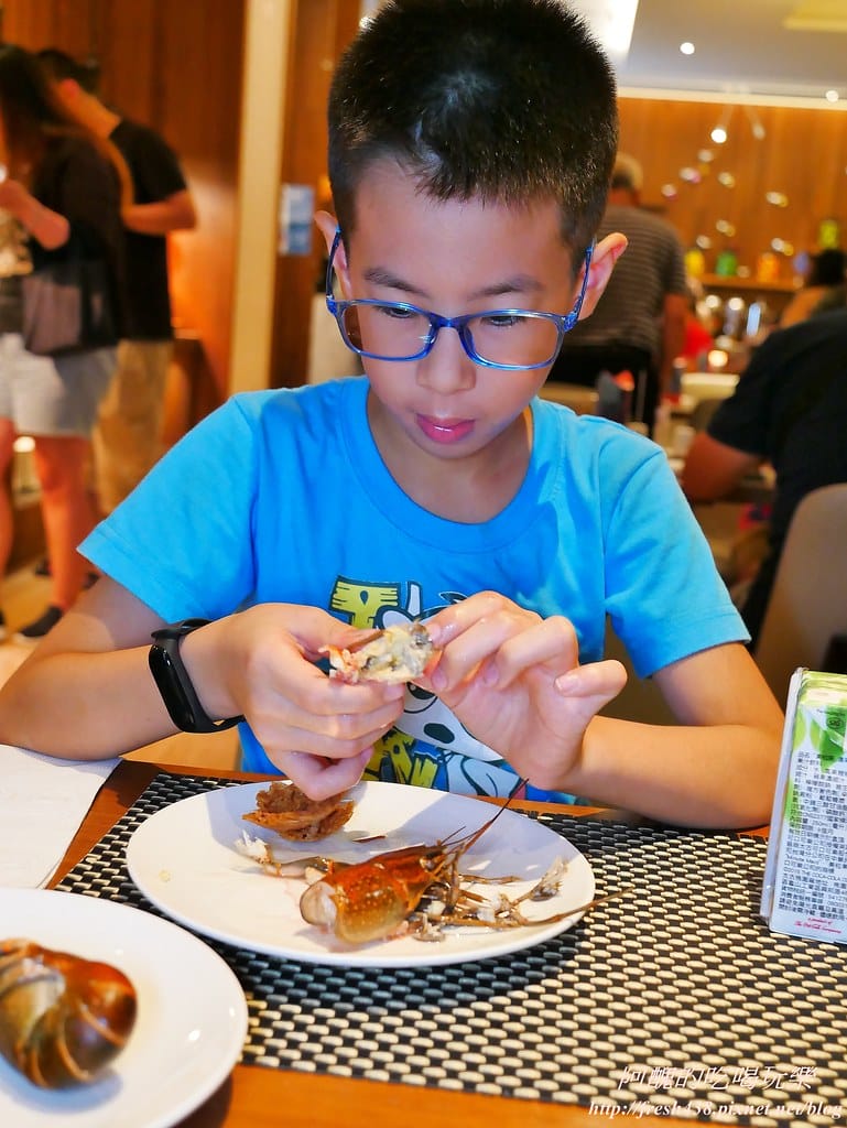 【新北美食】麗京棧酒店-彩京苑自助百匯,挪威鮭魚月,讓您大啖鮭魚,更有超大隻螯蝦,各式豐富百匯讓您吃飽又吃巧! - 第29張圖 48-1