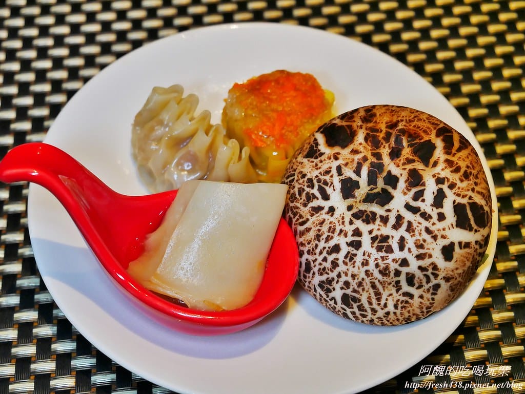 【新北美食】麗京棧酒店-彩京苑自助百匯,挪威鮭魚月,讓您大啖鮭魚,更有超大隻螯蝦,各式豐富百匯讓您吃飽又吃巧! - 第34張圖 45-2