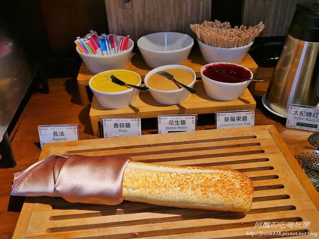【新北美食】麗京棧酒店-彩京苑自助百匯,挪威鮭魚月,讓您大啖鮭魚,更有超大隻螯蝦,各式豐富百匯讓您吃飽又吃巧! - 第61張圖 36