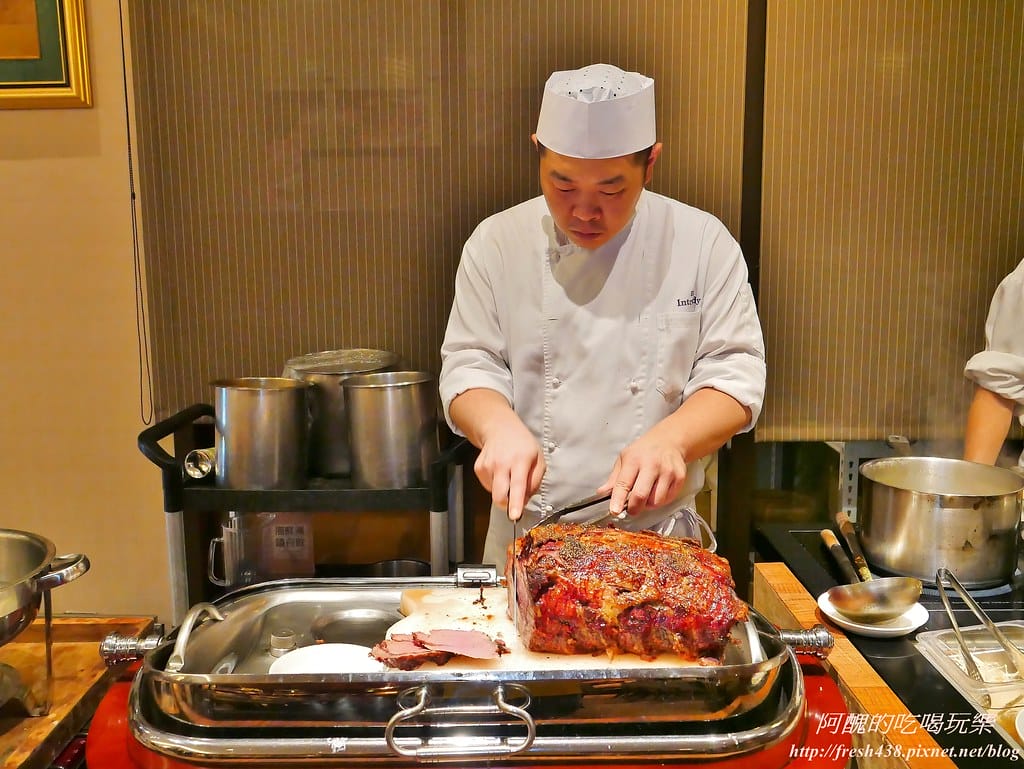 【新北美食】麗京棧酒店-彩京苑自助百匯,挪威鮭魚月,讓您大啖鮭魚,更有超大隻螯蝦,各式豐富百匯讓您吃飽又吃巧! - 第41張圖 27