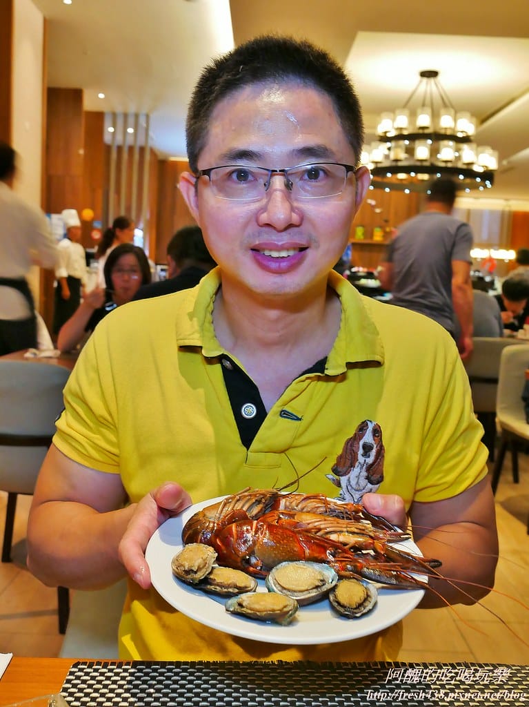 【新北美食】麗京棧酒店-彩京苑自助百匯,挪威鮭魚月,讓您大啖鮭魚,更有超大隻螯蝦,各式豐富百匯讓您吃飽又吃巧! - 第27張圖 49