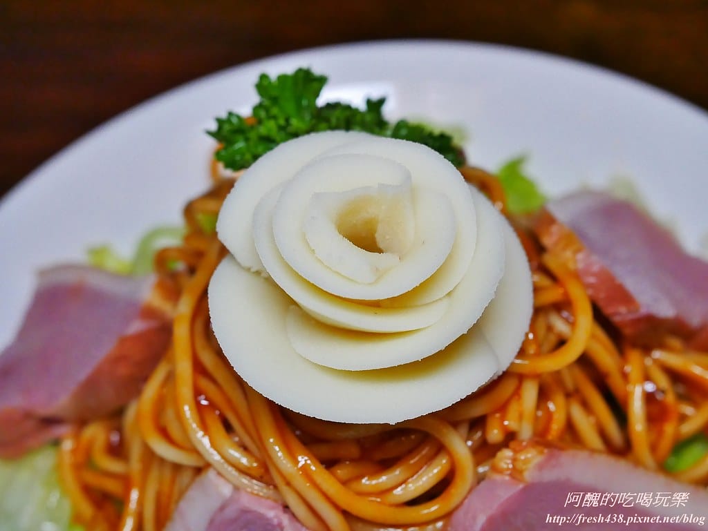 【苗栗景點】四方鮮乳牧場,瘋滑草、餵小牛、吃美食、做披薩,還可露營超有趣! - 第81張圖 76