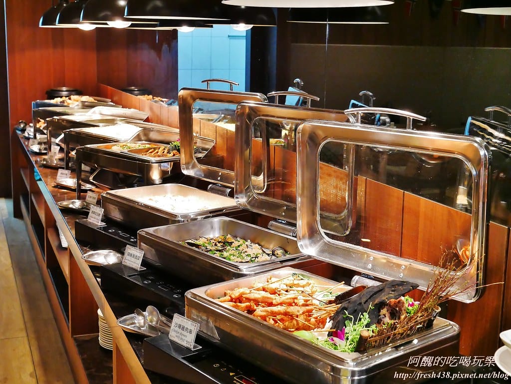 【新北美食】麗京棧酒店-彩京苑自助百匯,挪威鮭魚月,讓您大啖鮭魚,更有超大隻螯蝦,各式豐富百匯讓您吃飽又吃巧! - 第35張圖 20-1