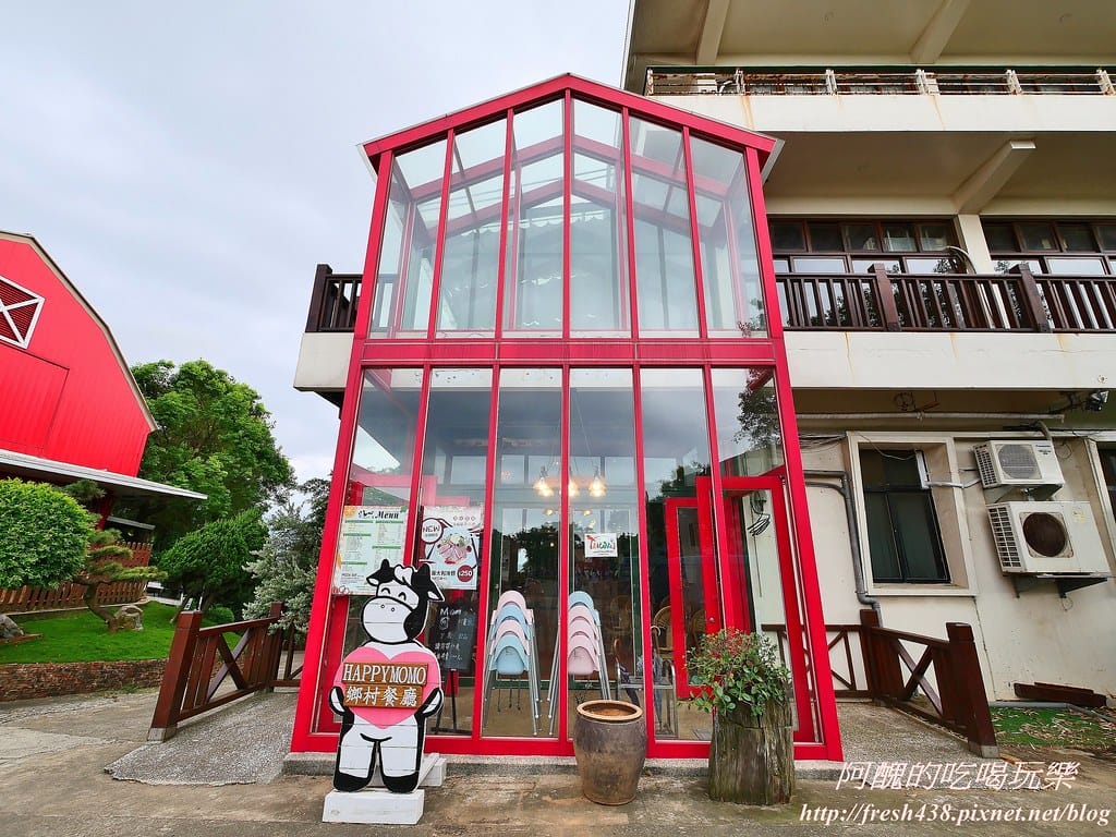 【苗栗景點】四方鮮乳牧場,瘋滑草、餵小牛、吃美食、做披薩,還可露營超有趣! - 第63張圖 52