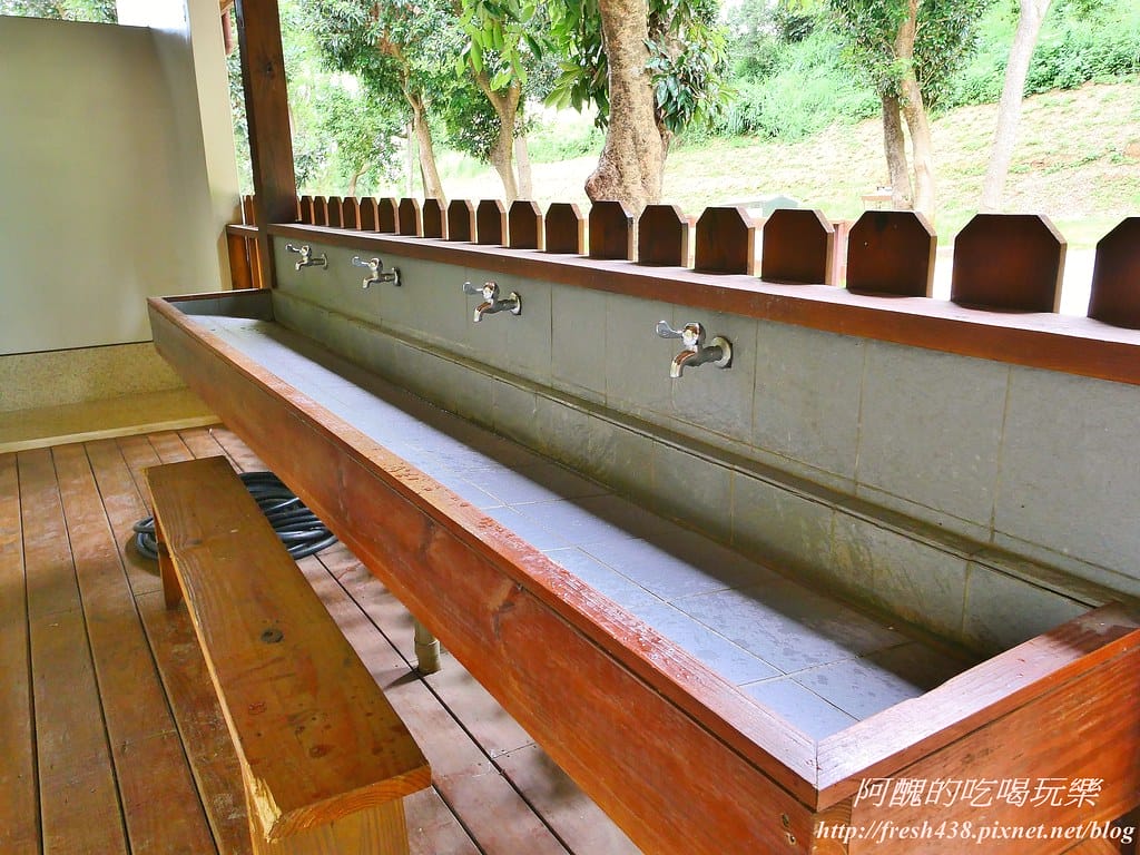 【苗栗景點】四方鮮乳牧場,瘋滑草、餵小牛、吃美食、做披薩,還可露營超有趣! - 第61張圖 47