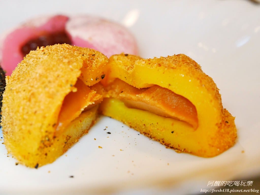 【新北美食】烏來景麗特產行,小米麻糬、新鮮果乾、香純小米酒、溫泉皮蛋,烏來老街一日遊,泡湯、賞景、吃美食,特產帶回家!(文末抽獎) - 第43張圖 35-1