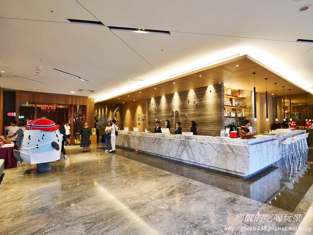 【新北美食】麗京棧酒店-彩京苑自助百匯,挪威鮭魚月,讓您大啖鮭魚,更有超大隻螯蝦,各式豐富百匯讓您吃飽又吃巧! - 第7張圖 4