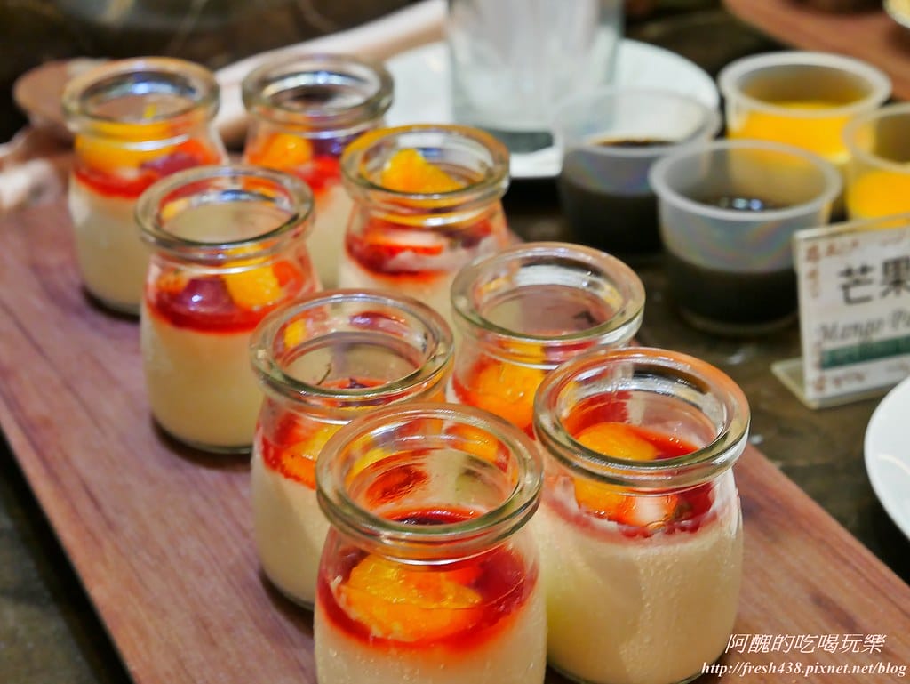 【新北美食】麗京棧酒店-彩京苑自助百匯,挪威鮭魚月,讓您大啖鮭魚,更有超大隻螯蝦,各式豐富百匯讓您吃飽又吃巧! - 第66張圖 10