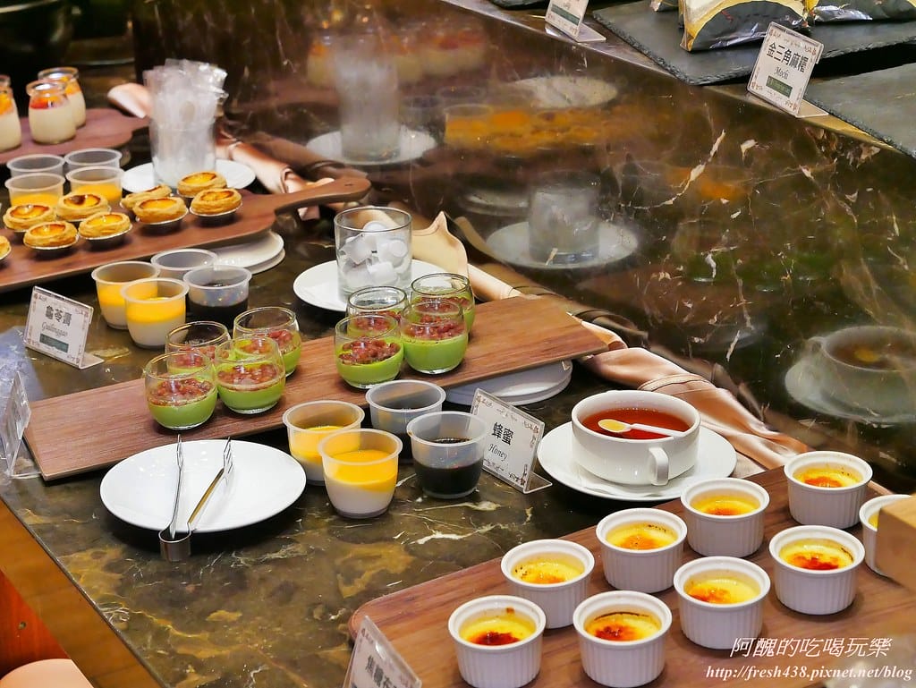 【新北美食】麗京棧酒店-彩京苑自助百匯,挪威鮭魚月,讓您大啖鮭魚,更有超大隻螯蝦,各式豐富百匯讓您吃飽又吃巧! - 第65張圖 9-10