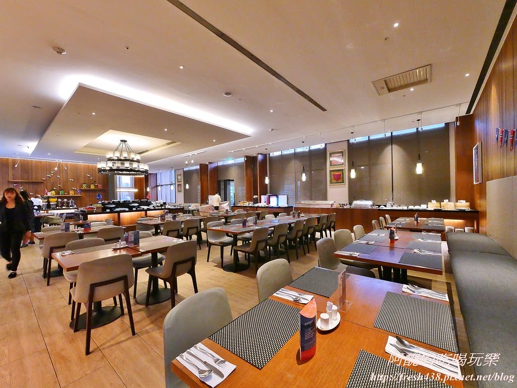【新北美食】麗京棧酒店-彩京苑自助百匯,挪威鮭魚月,讓您大啖鮭魚,更有超大隻螯蝦,各式豐富百匯讓您吃飽又吃巧! - 第11張圖 8-2