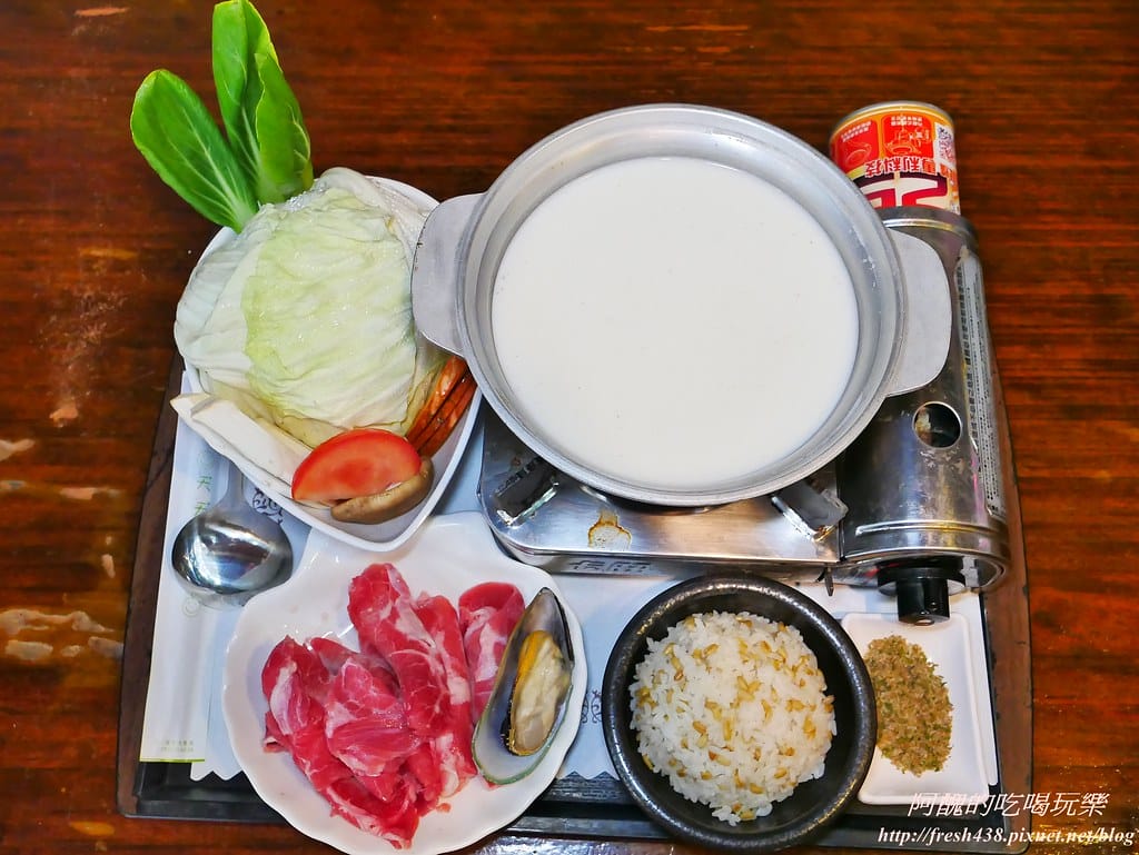 【苗栗景點】四方鮮乳牧場,瘋滑草、餵小牛、吃美食、做披薩,還可露營超有趣! - 第83張圖 77