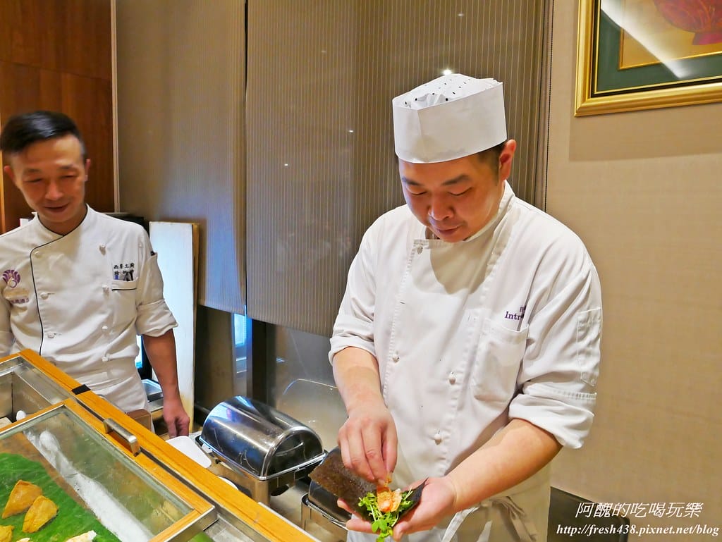 【新北美食】麗京棧酒店-彩京苑自助百匯,挪威鮭魚月,讓您大啖鮭魚,更有超大隻螯蝦,各式豐富百匯讓您吃飽又吃巧! - 第51張圖 P1620004