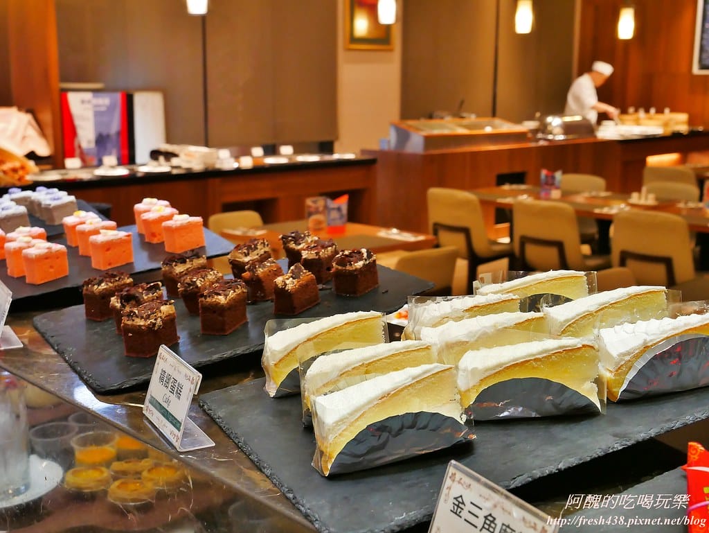 【新北美食】麗京棧酒店-彩京苑自助百匯,挪威鮭魚月,讓您大啖鮭魚,更有超大隻螯蝦,各式豐富百匯讓您吃飽又吃巧! - 第67張圖 10-1