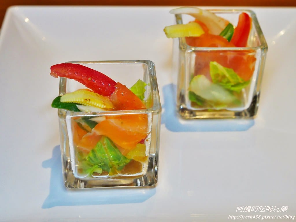 【新北美食】麗京棧酒店-彩京苑自助百匯,挪威鮭魚月,讓您大啖鮭魚,更有超大隻螯蝦,各式豐富百匯讓您吃飽又吃巧! - 第74張圖 45-0